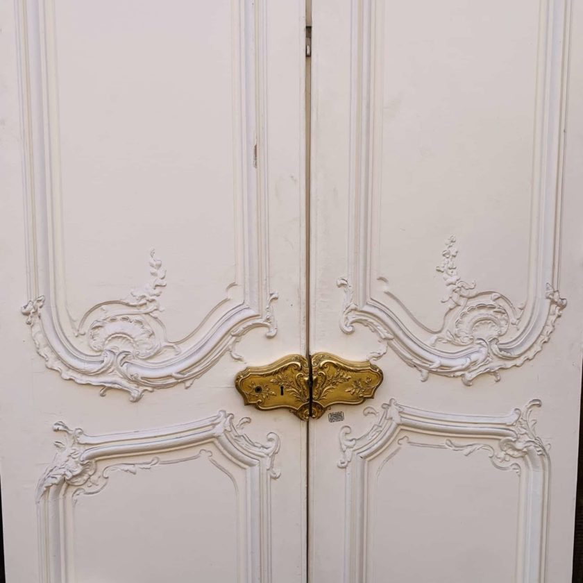 Double porte esprit Louis XV front details