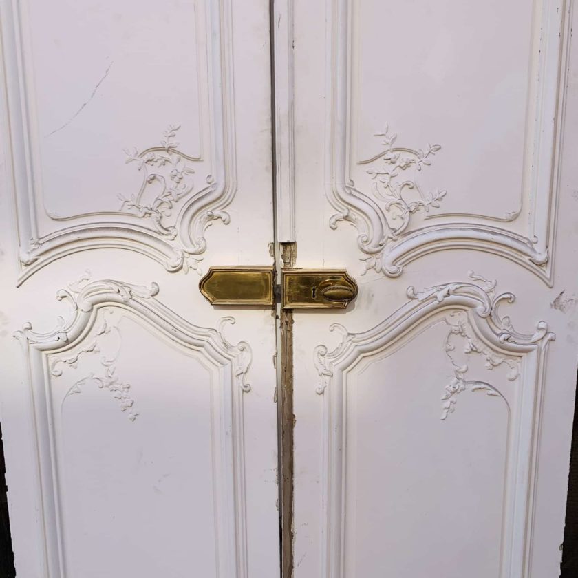 Double porte esprit Louis XV front details