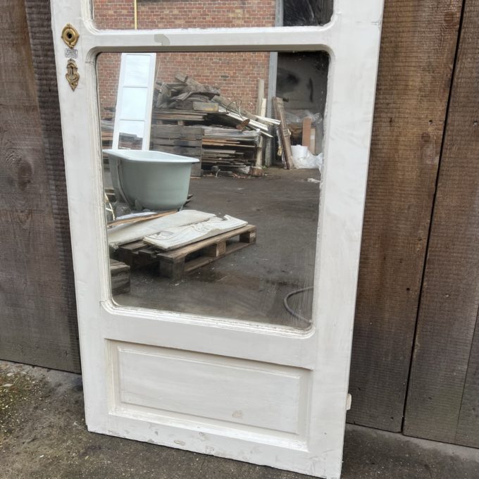 porte ancienne avec miroir down