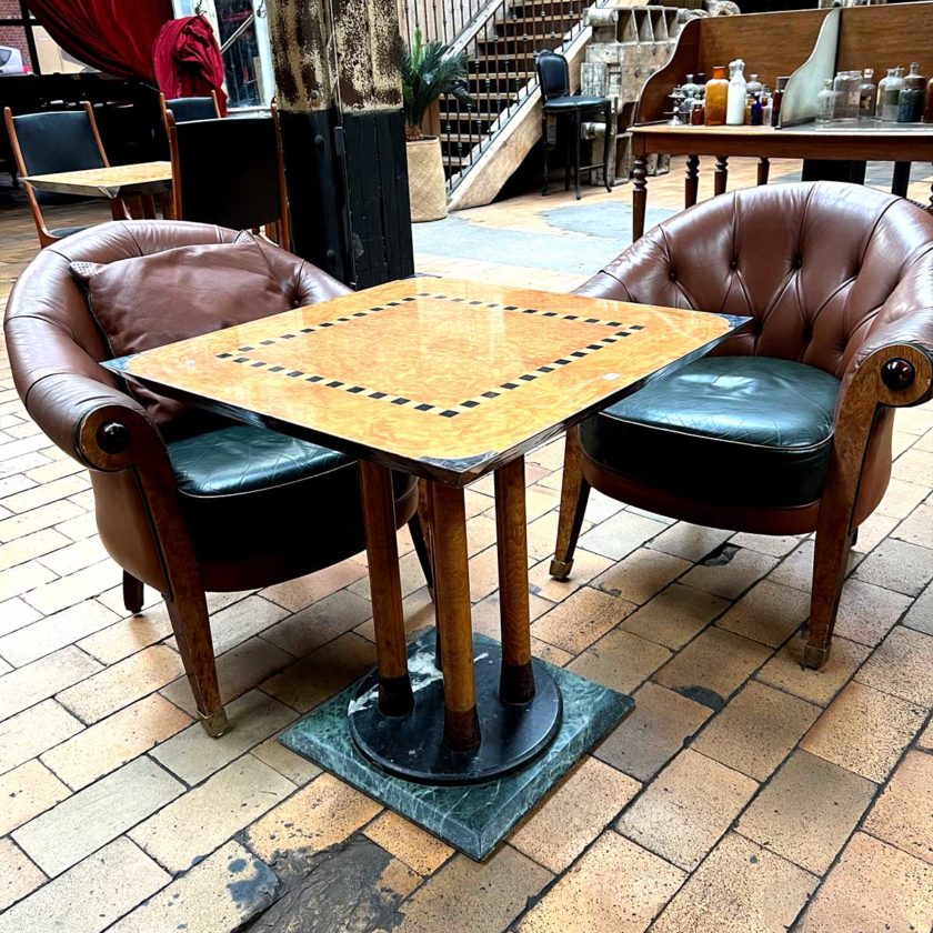 Table Façon loupe