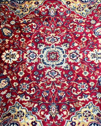 Grand tapis rouge bleu middle