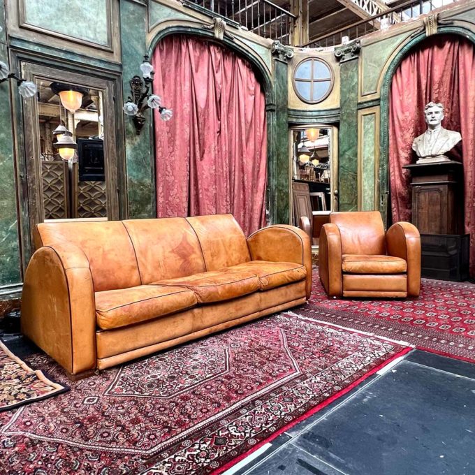 Canapé et fauteuil en cuir