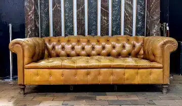 Canape-chesterfield-en-cuir-beige