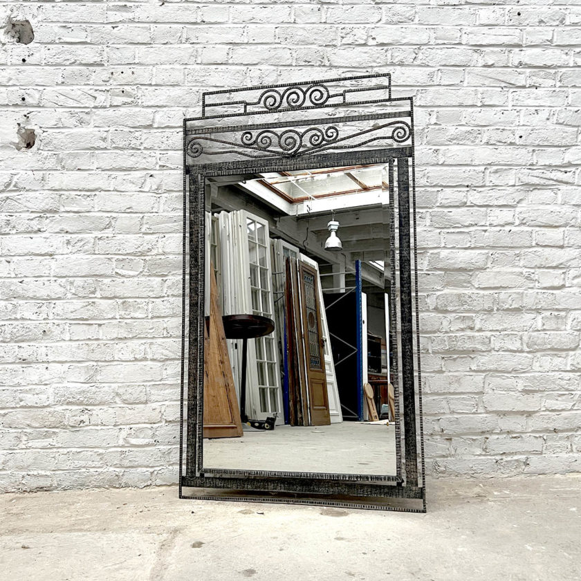 Miroir Art déco en fer martelé