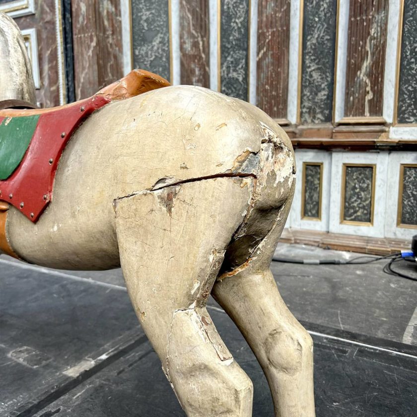 Cheval en bois de manège
