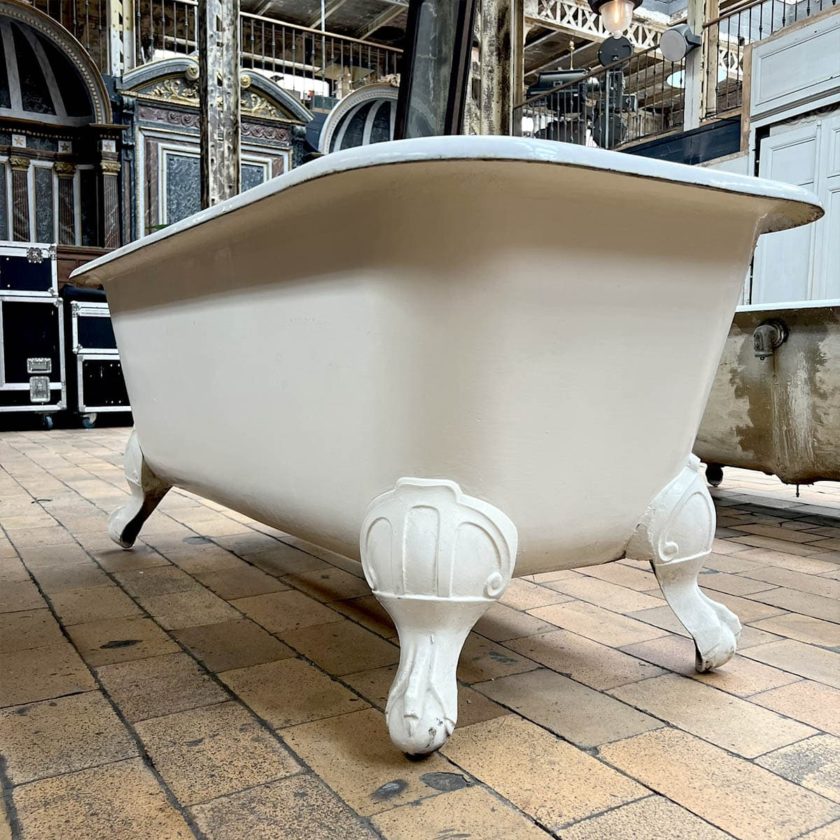 Ancienne baignoire sur pieds