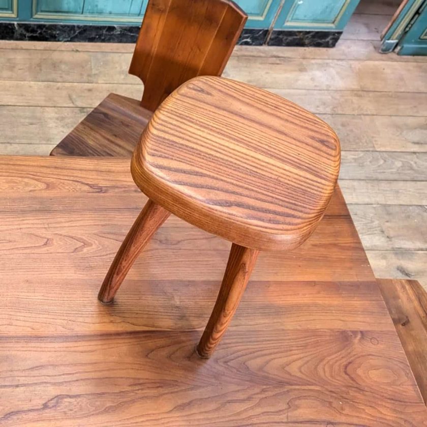 Ensemble Pierre Chapo, 6 chaises S28, Table T01D et paire de tabouret