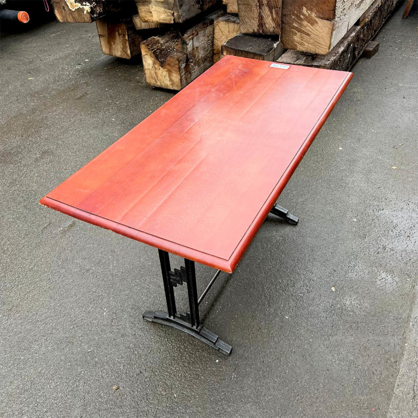 table avec piètement art deco 4 personnes