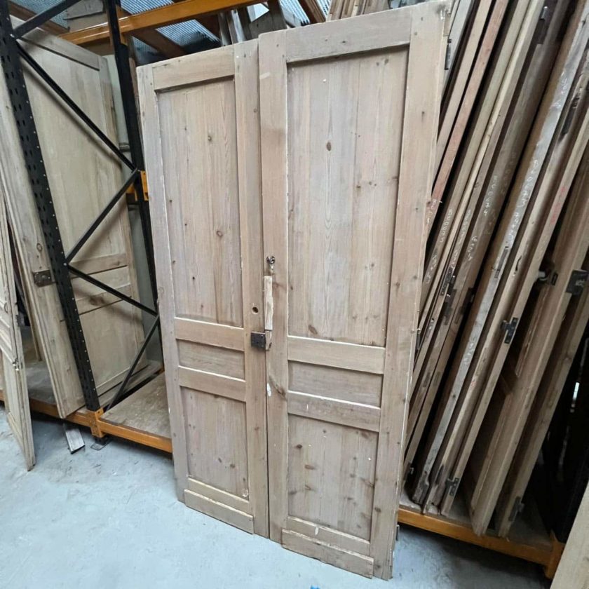 Double porte de placard décapée 125x229cm
