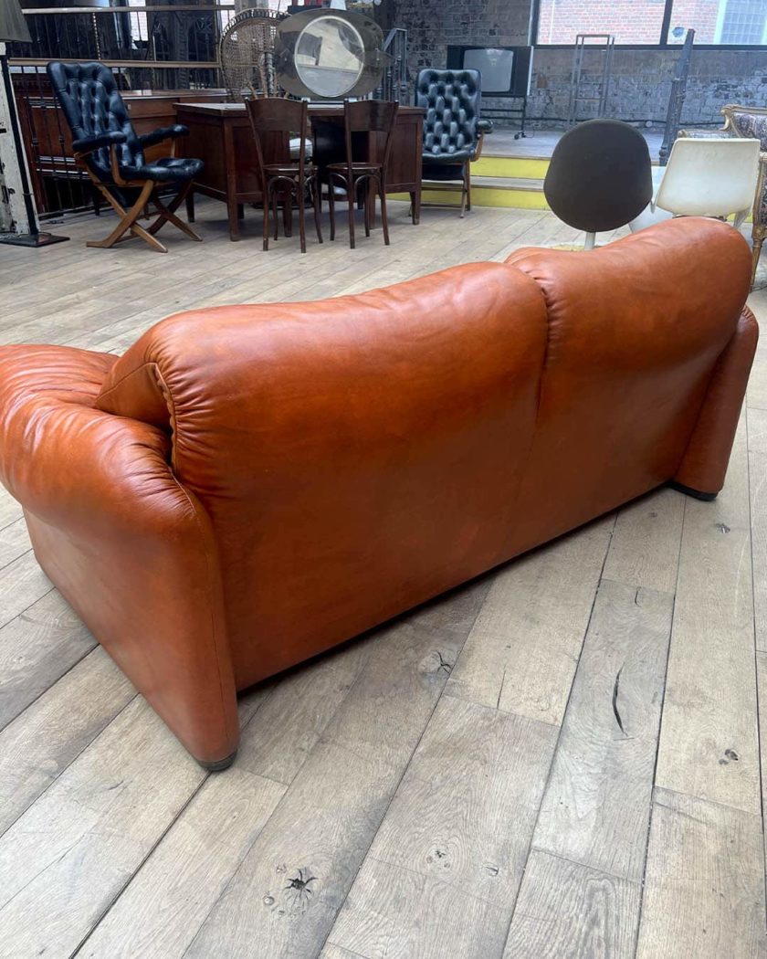 Paire de canapé modèle Maralunga en cuir de Vico Magistretti pour Cassina
