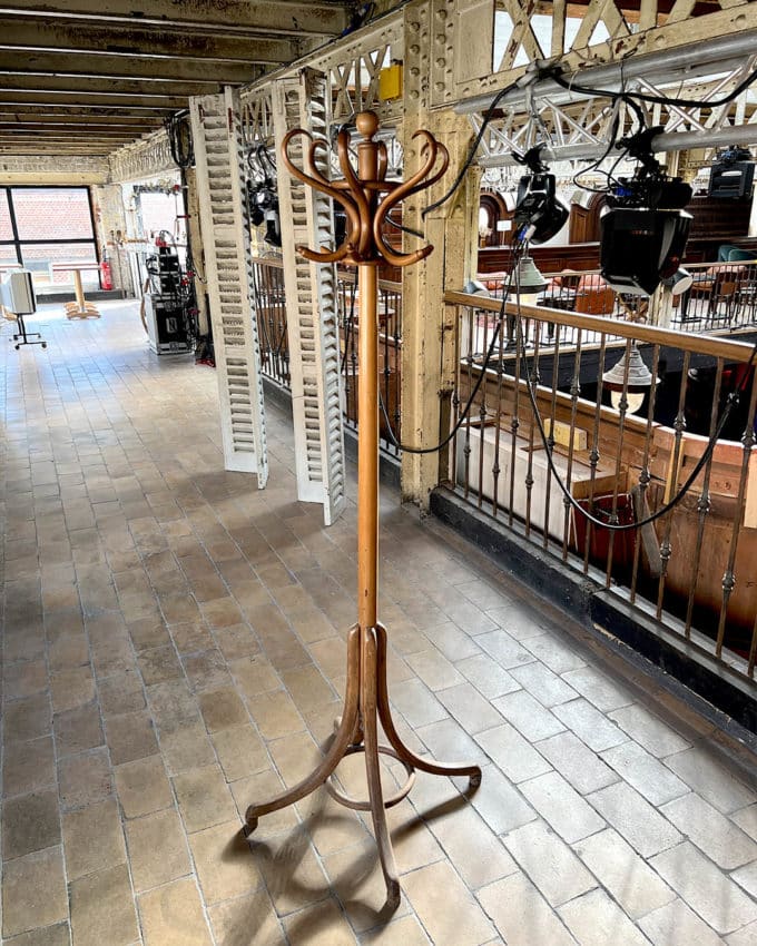 Porte manteau perroquet