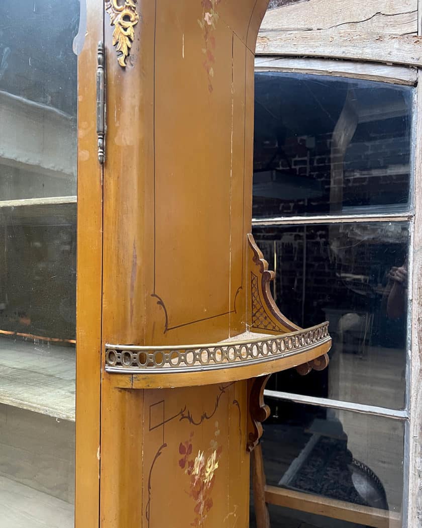 Vitrine peinte italienne